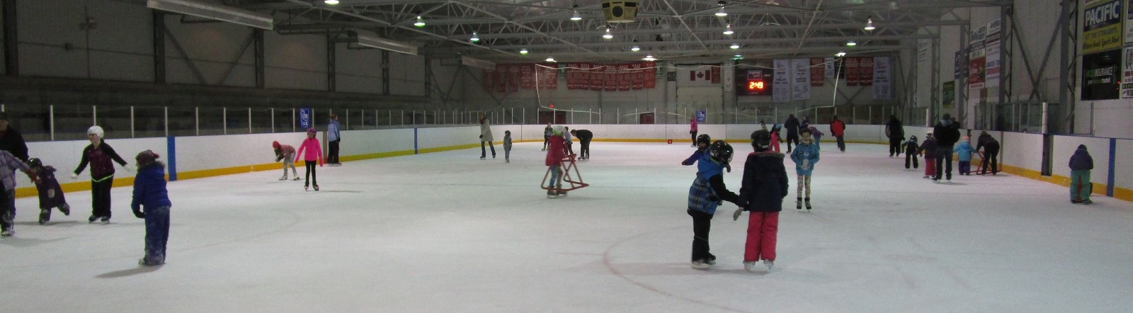 Photo of public skating at Wiarton arena