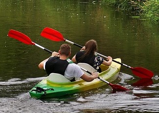 Image by Grzegorz Skibka from Pixabay of woman kayaking