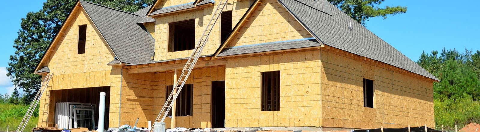 Photo of house under construction 